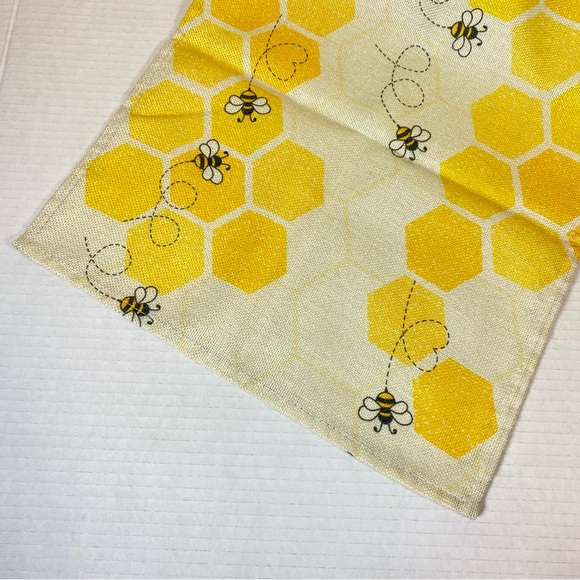 Other - Bee and Honeycomb Table Runner